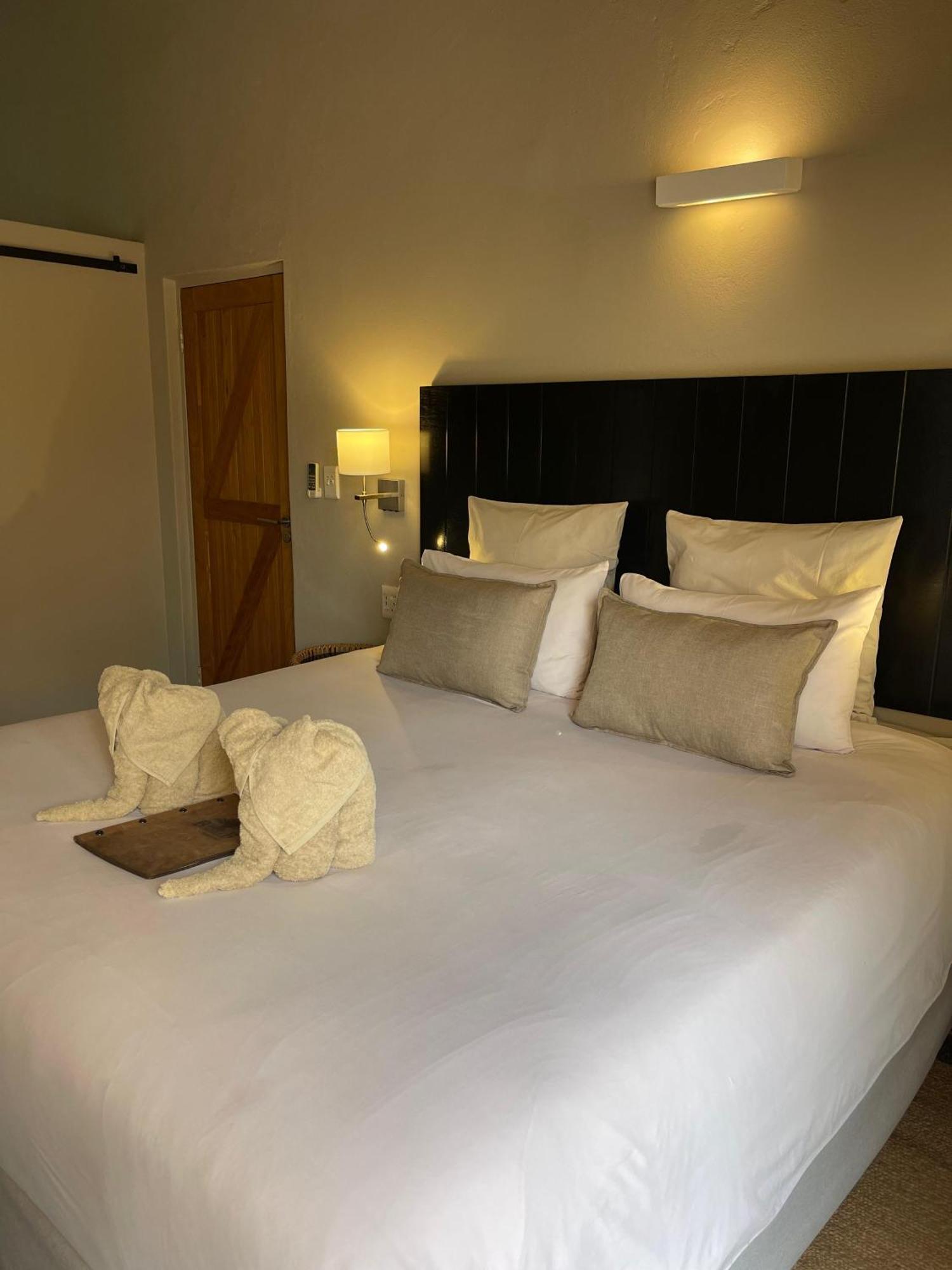 The Baobab Bush Lodge And Villa โฮดสปรูท ภายนอก รูปภาพ
