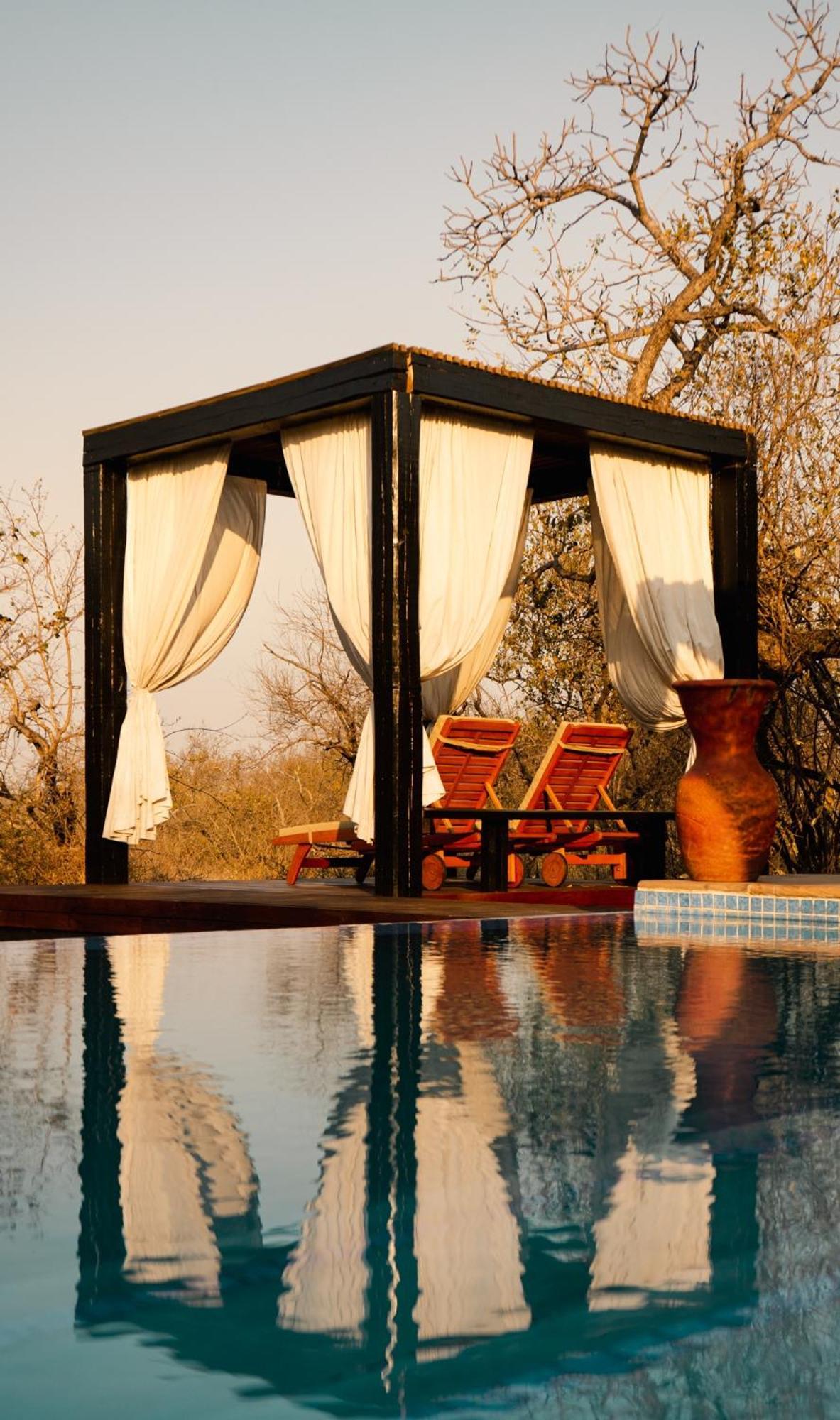 The Baobab Bush Lodge And Villa โฮดสปรูท ภายนอก รูปภาพ