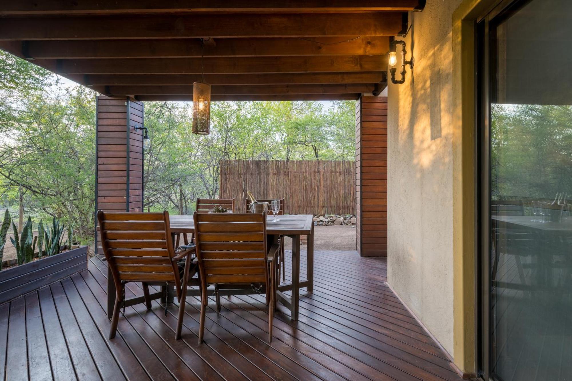 The Baobab Bush Lodge And Villa โฮดสปรูท ภายนอก รูปภาพ